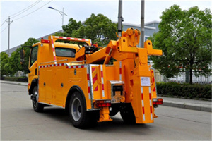 新兴高速路拖车费