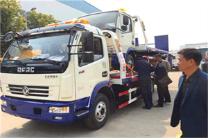 新兴汽车道路救援拖车价格
